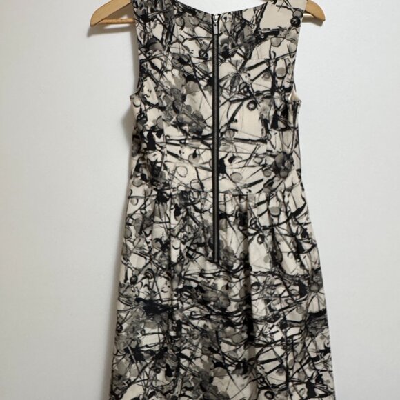 Black and White Abstract Print Dress - Picture 3 of 5